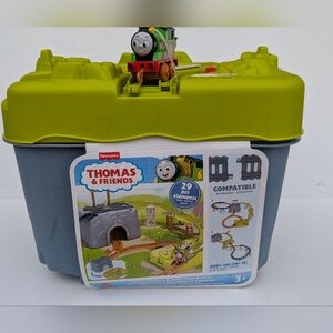 Thomas & Friends Toy Train Set : Percy’s Connect & Build Track Bucket